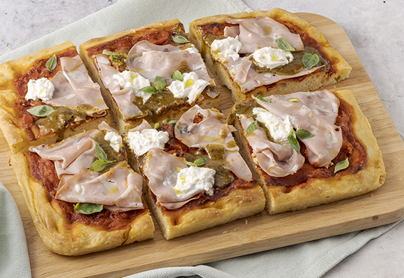Pizza con ricotta, pistacchio e mortadella - Sale&Pepe per ALDI